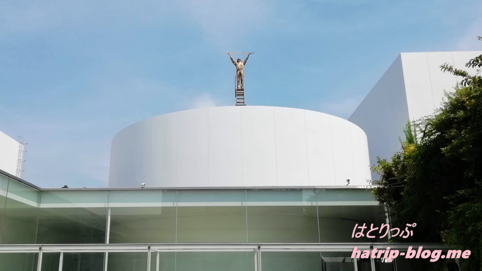 石川県金沢市 金沢21世紀美術館 雲を測る男