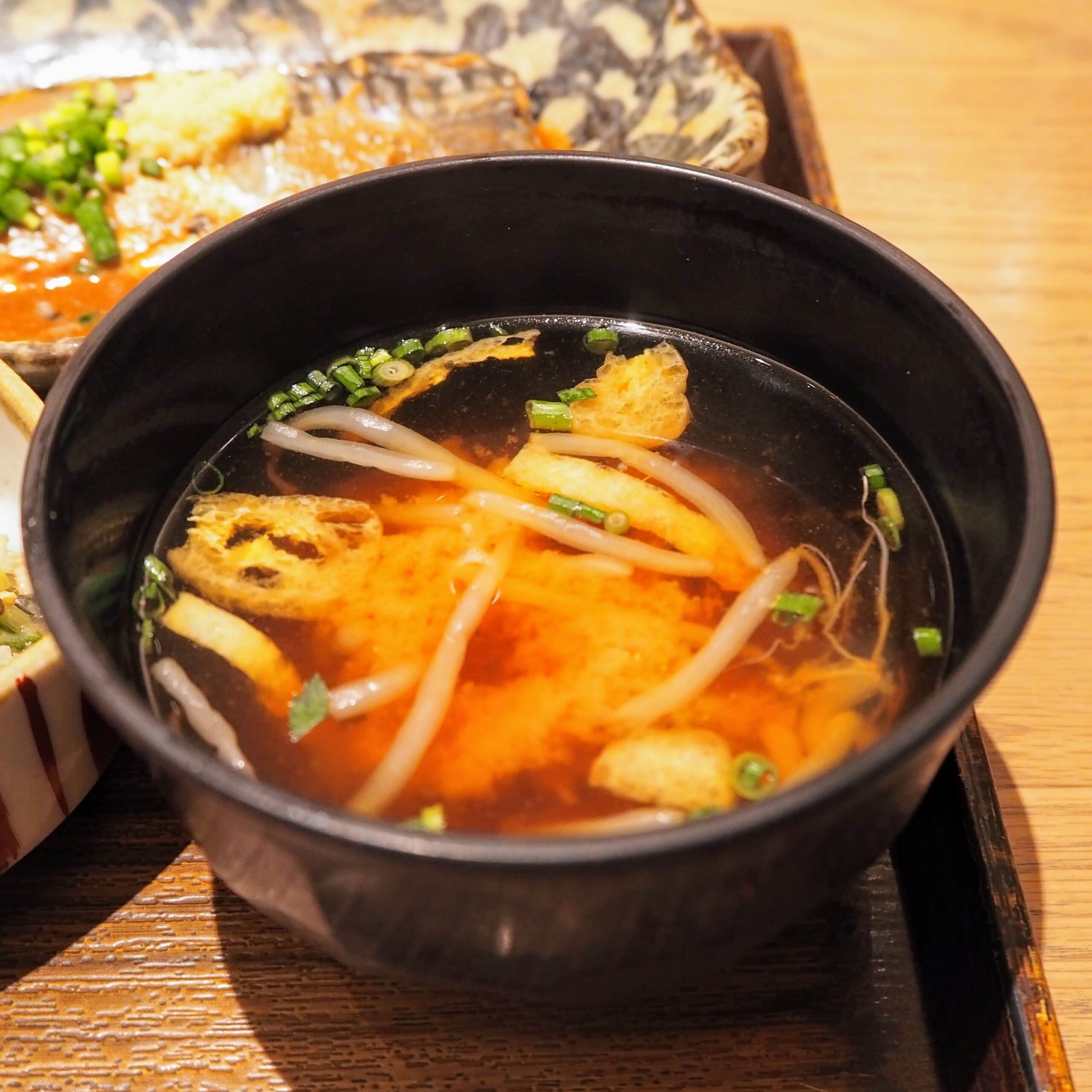 土鍋炊ごはん なかよし 渋谷ストリーム店 さばの味噌煮定食 もやしと油揚げのお味噌汁