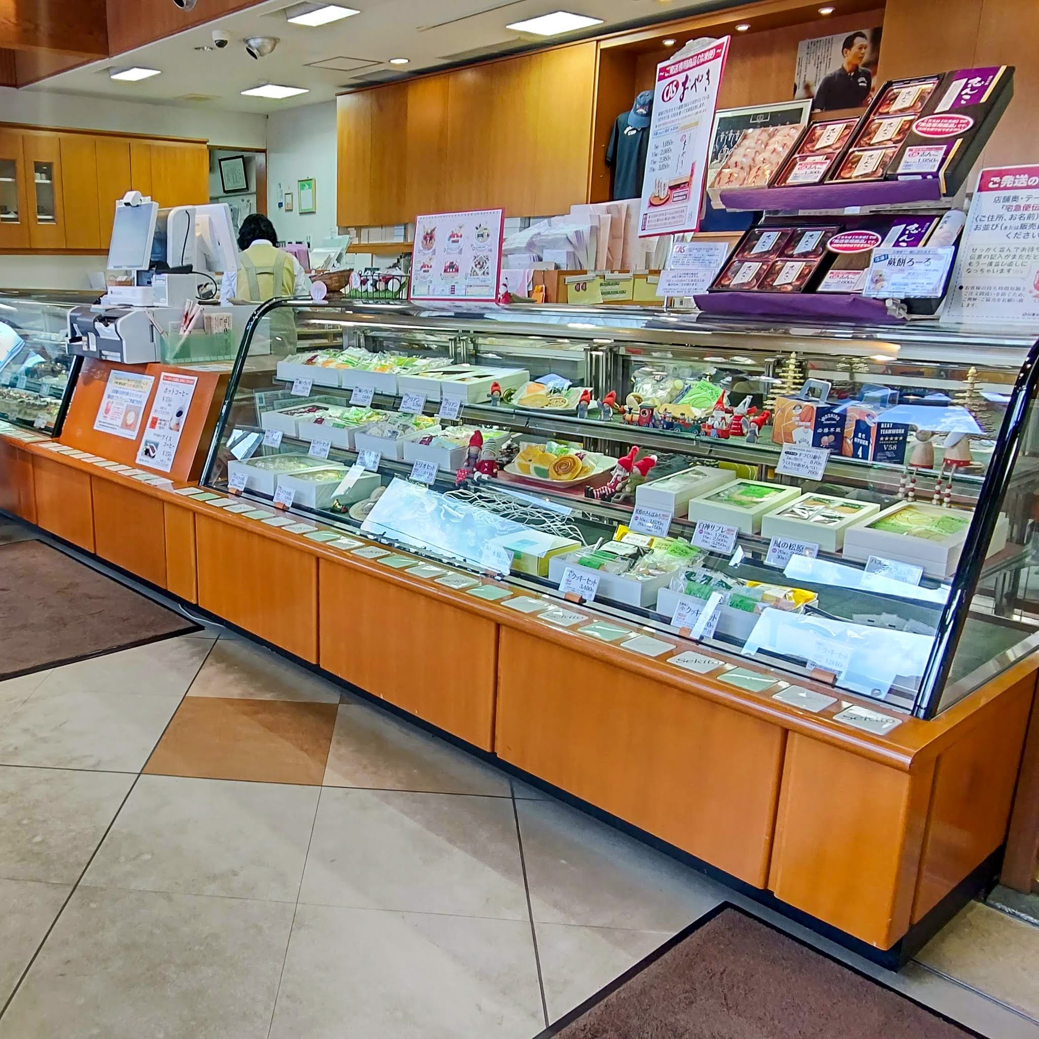 秋田県能代市 お菓子のセキト バイパス店