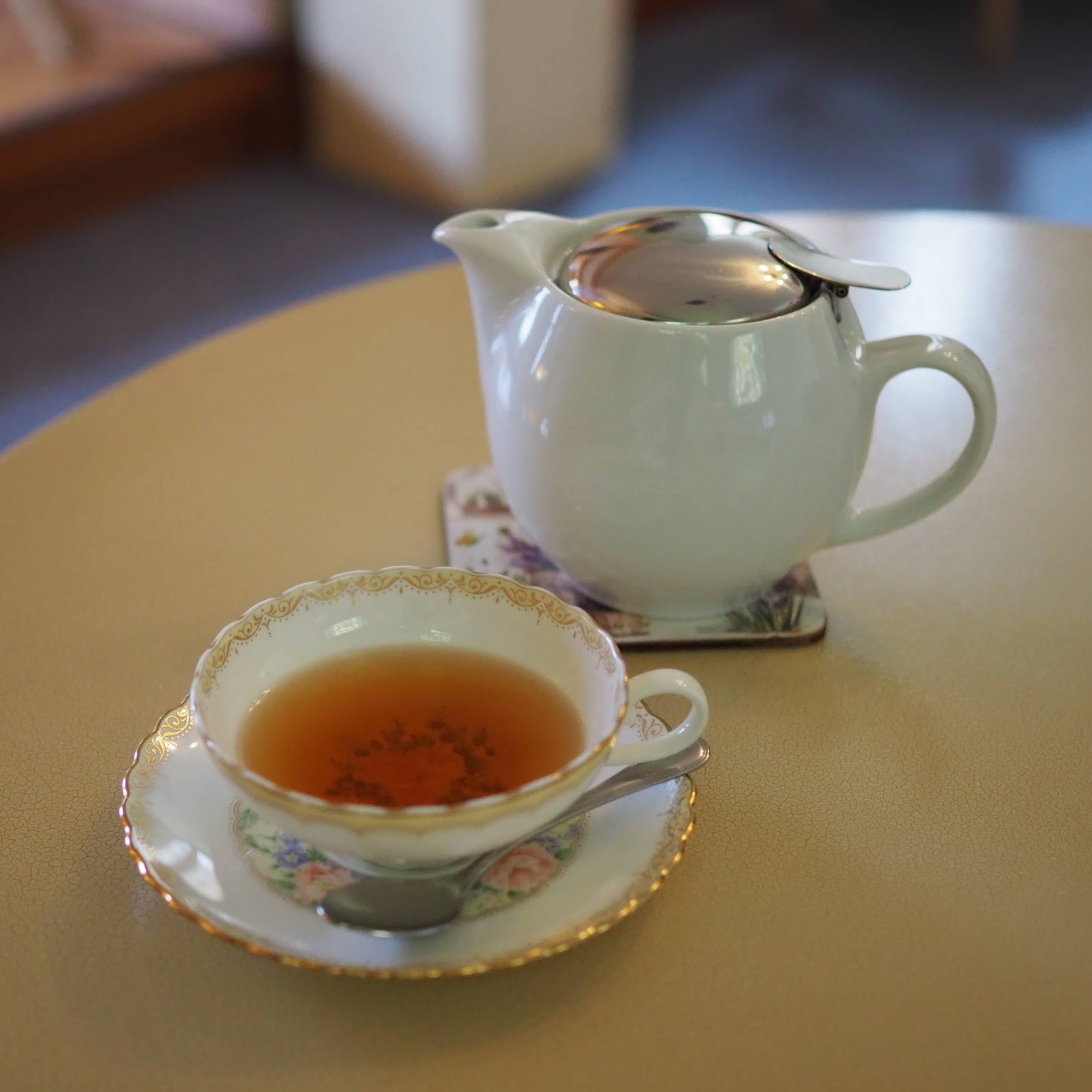 静岡県伊東市 川奈ステンドグラス美術館 ベッラ・ヴィータ カフェ 季節の紅茶