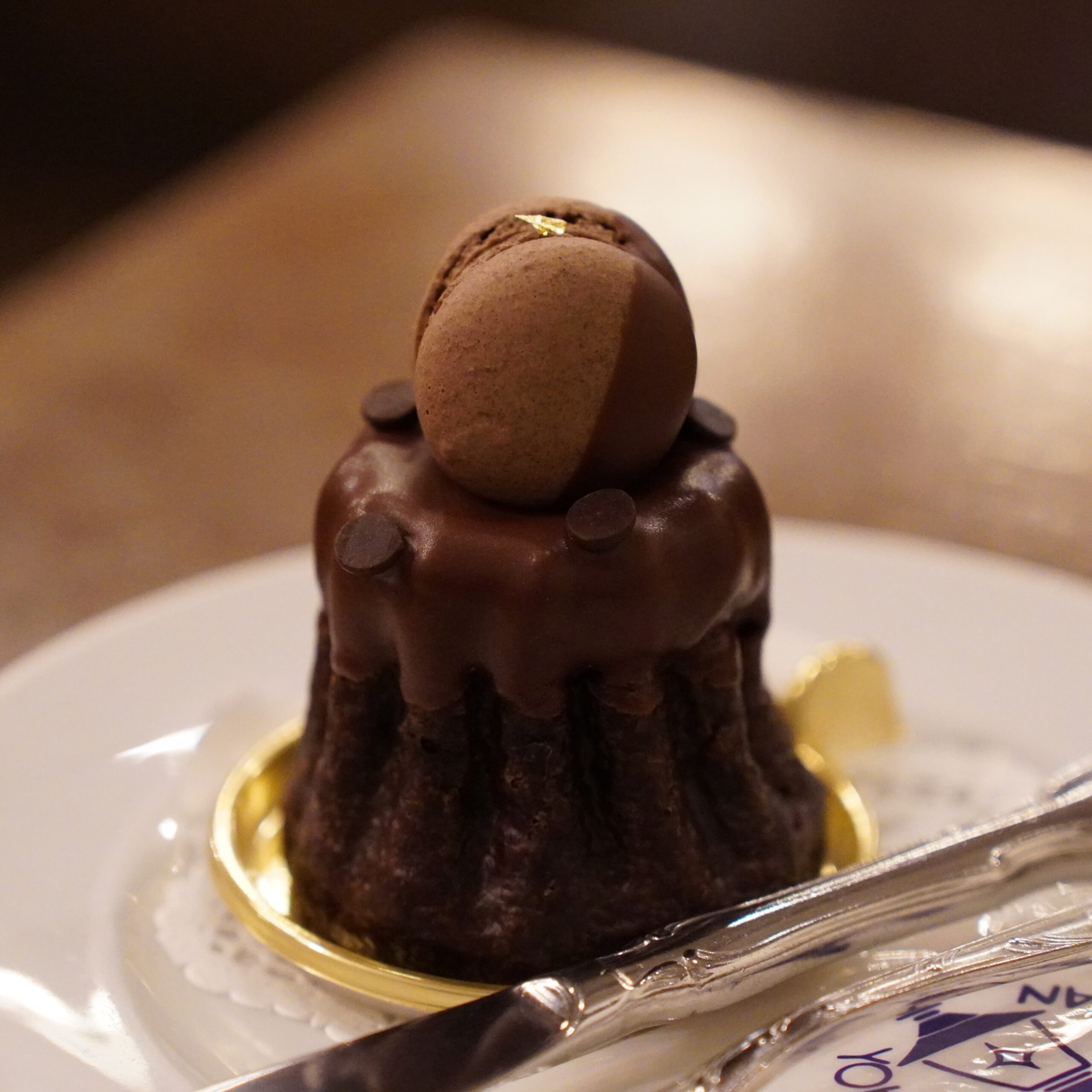 神奈川県横浜市 馬車道十番館 喫茶室 カヌレショコラ チョコレートケーキ