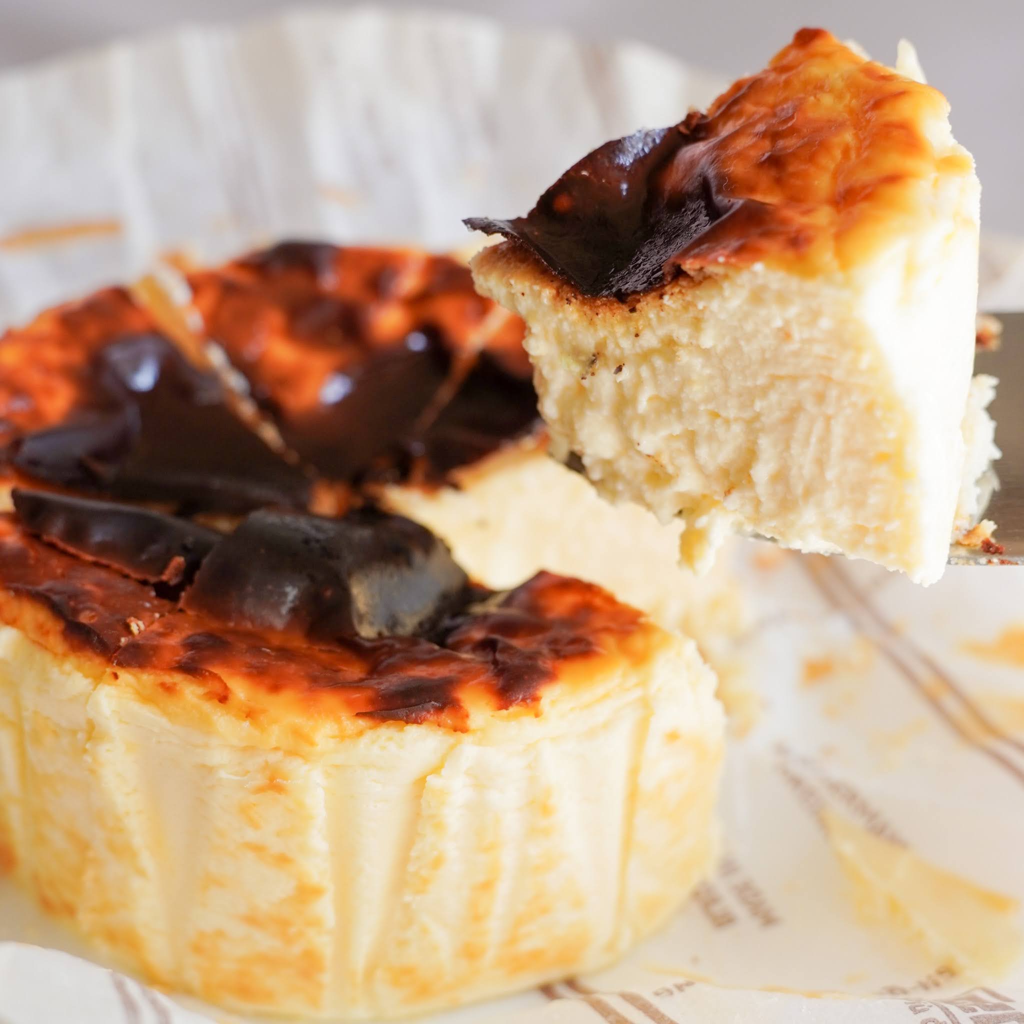 CACIORI 熟成バスクチーズケーキと非熟成の食べ比べセット