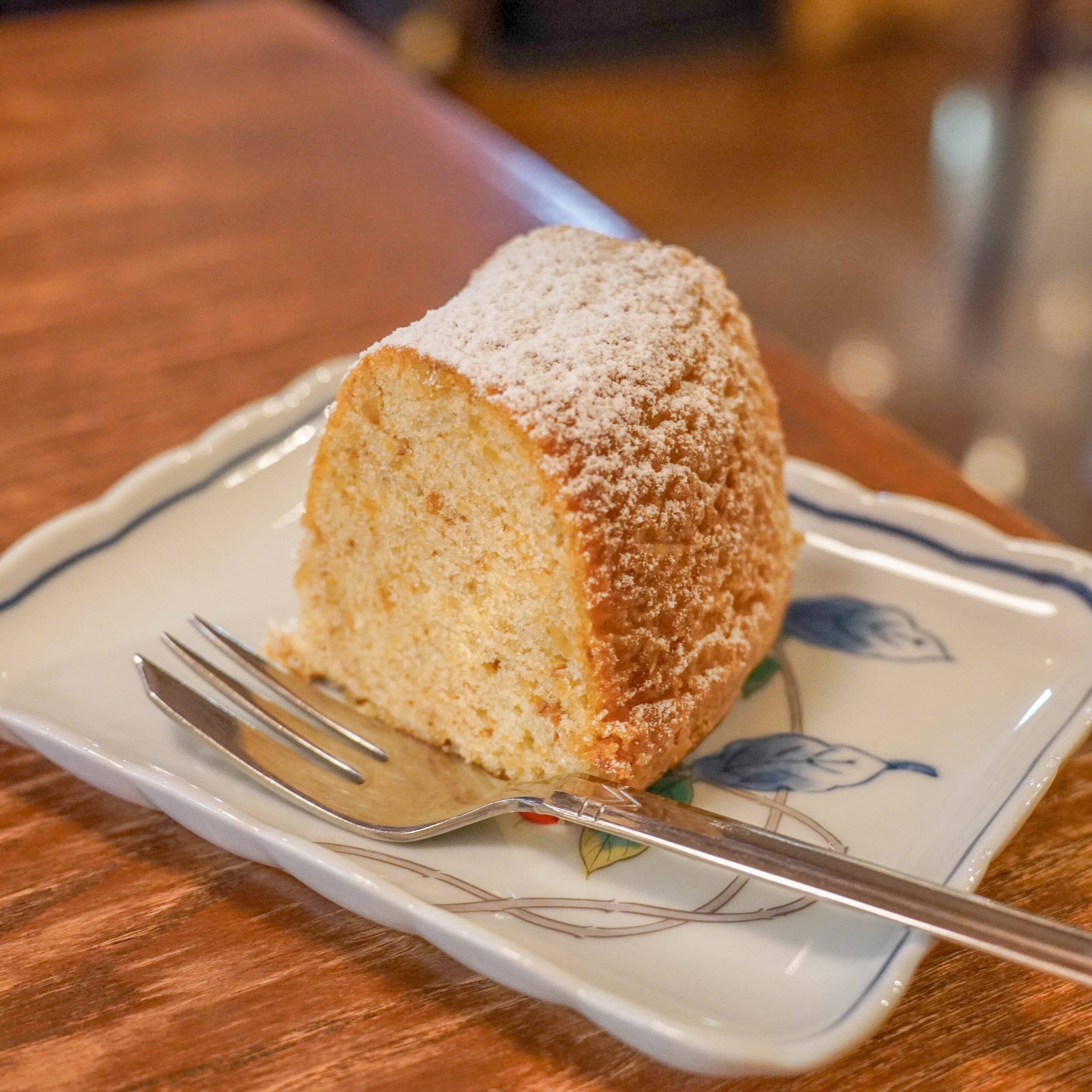 神奈川県鎌倉市 自家焙煎珈琲 玄 クルミのパウンドケーキ