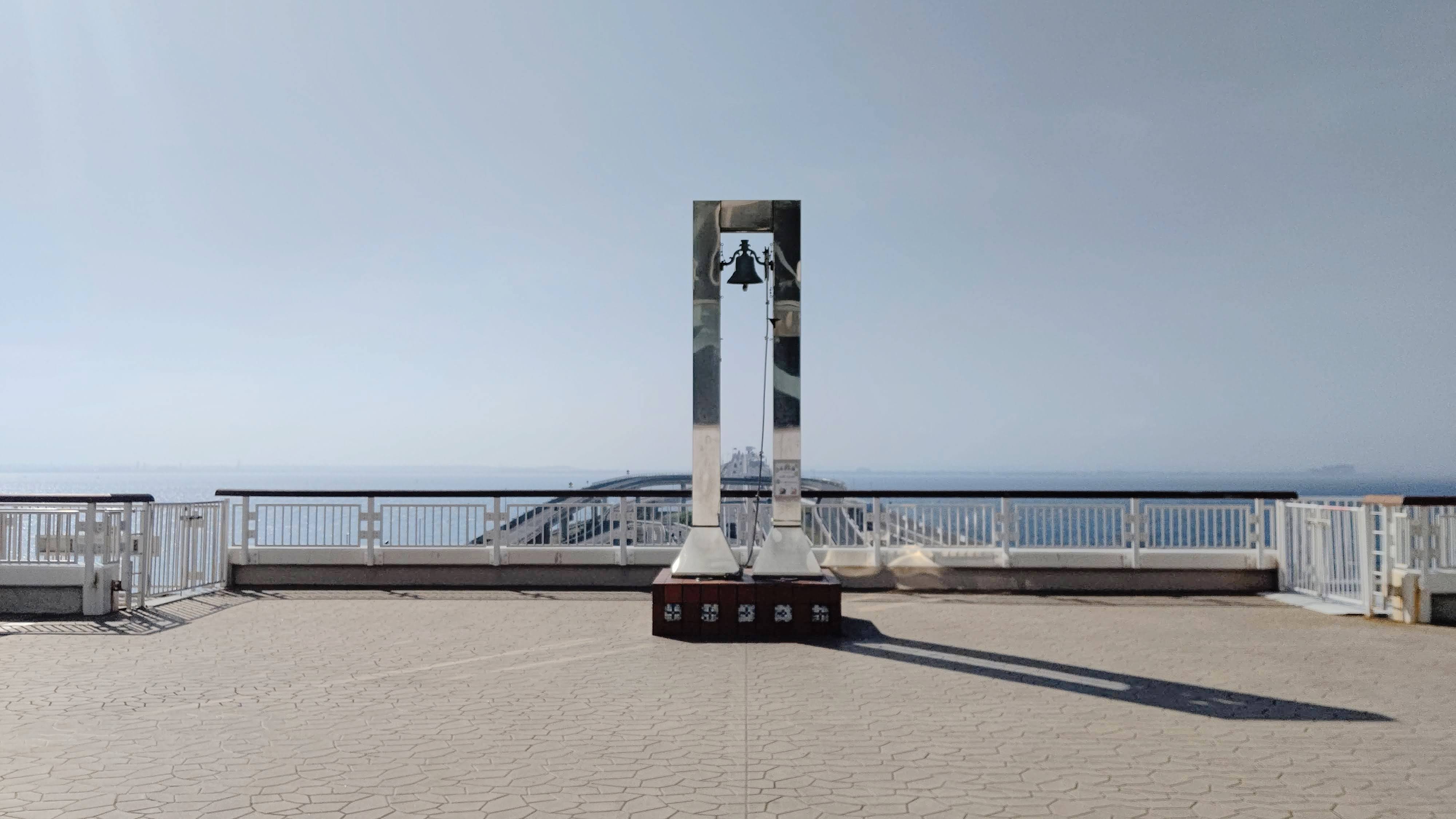 海ほたるパーキングエリア 幸せの鐘