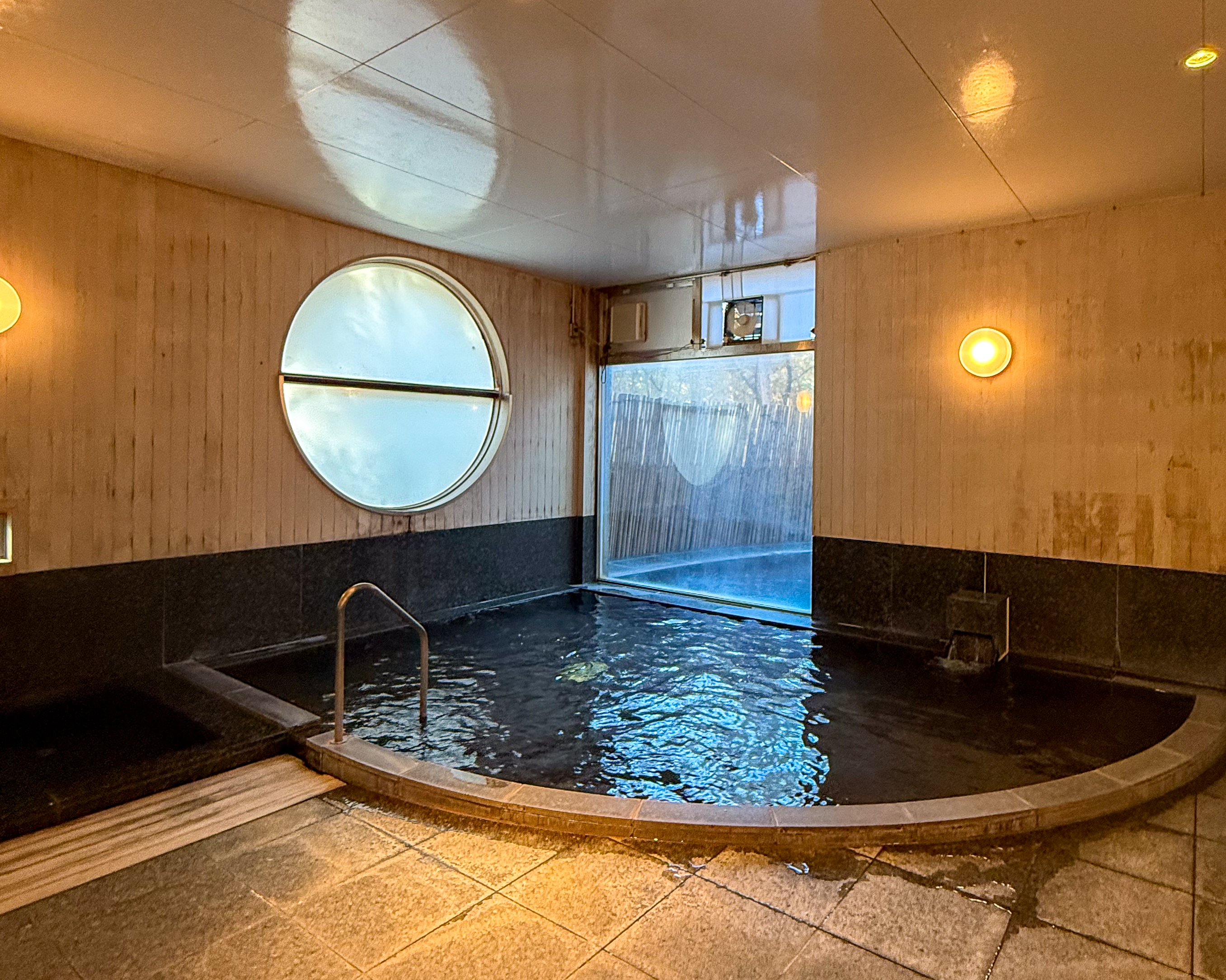 フォレストパークあだたら 温泉 内風呂