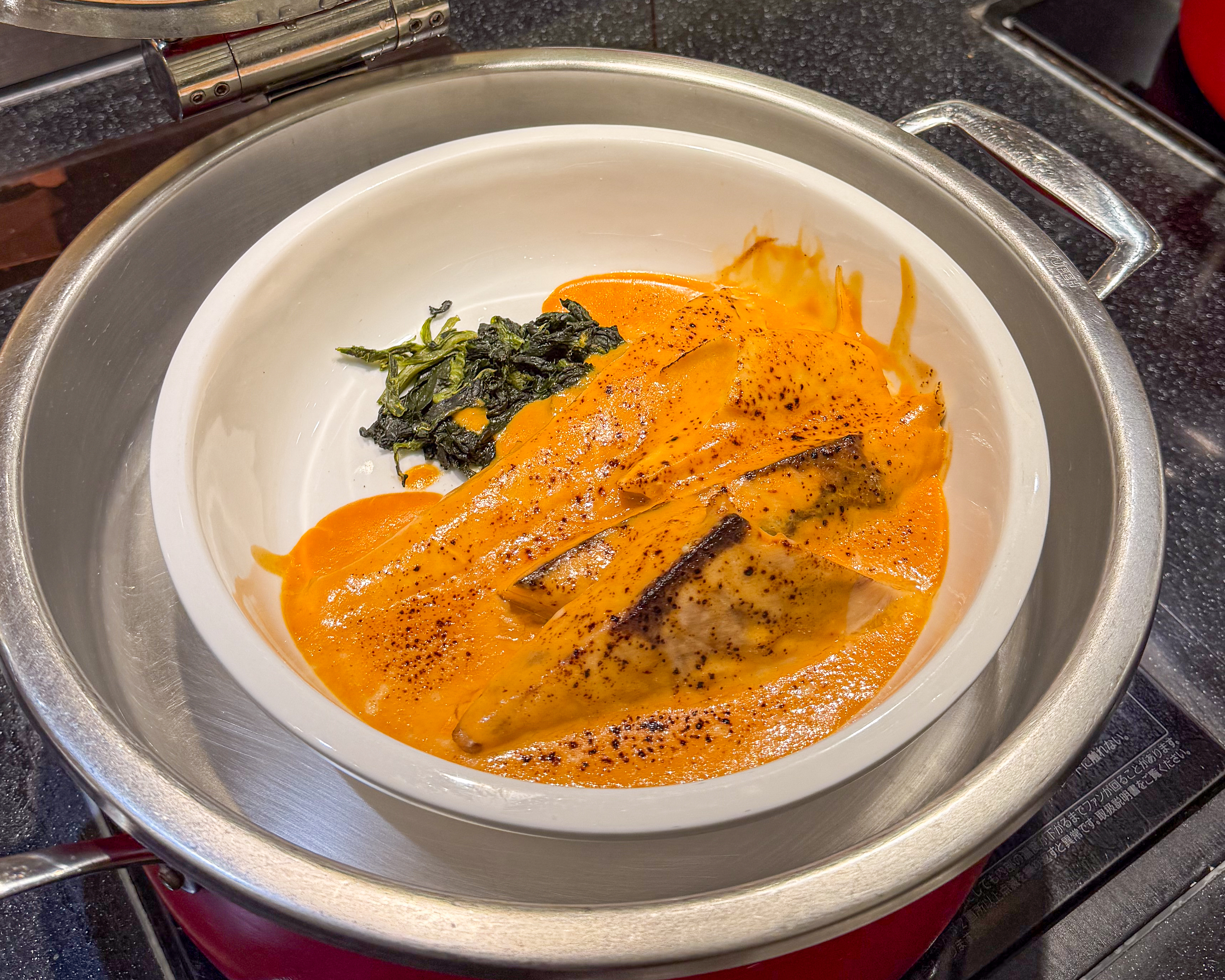 シェラトン・グランデ・トーキョーベイ・ホテル グランカフェ クリスマスブッフェ 2025 白身魚のカルディナール