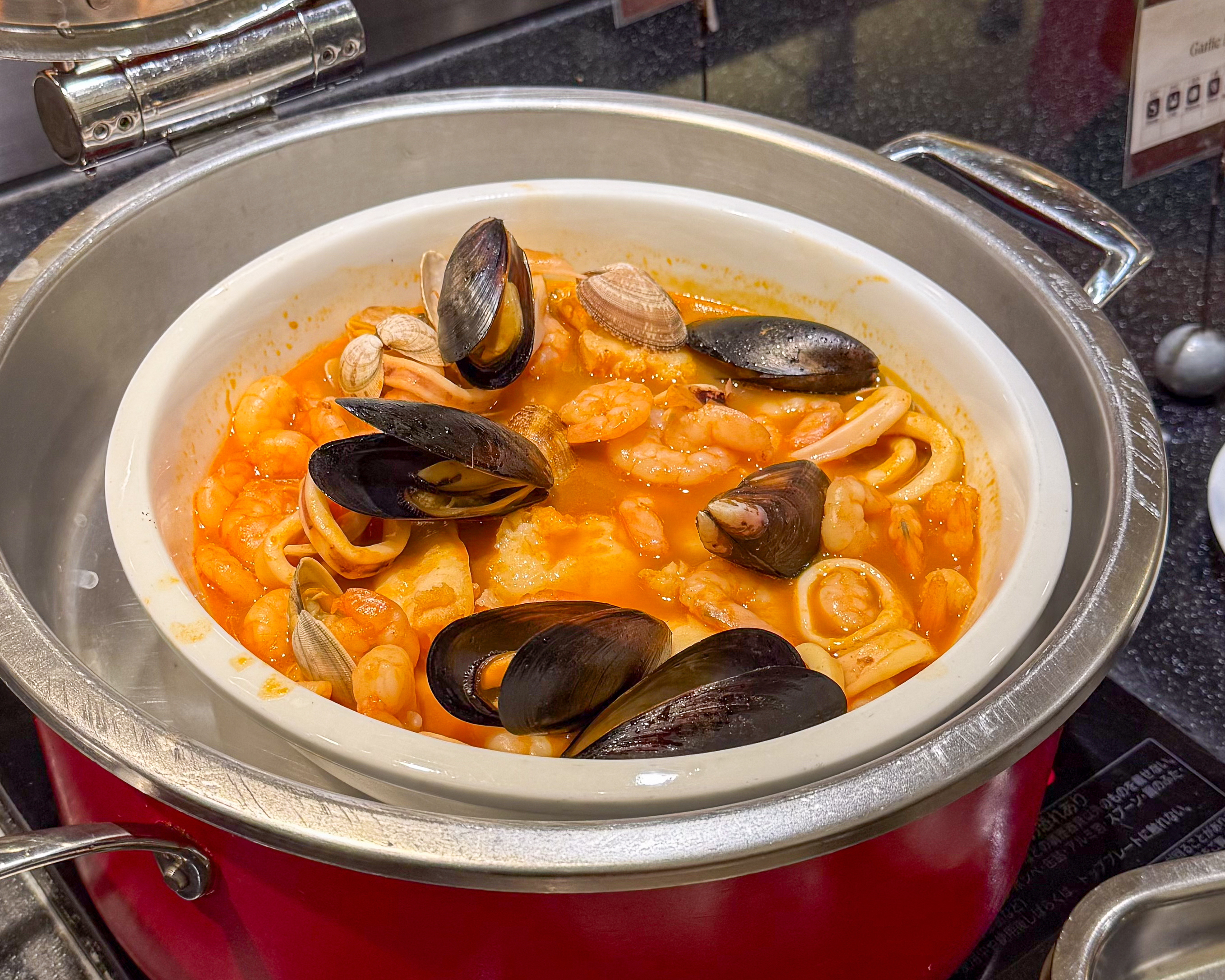 シェラトン・グランデ・トーキョーベイ・ホテル グランカフェ クリスマスブッフェ 2025 ブイヤベース