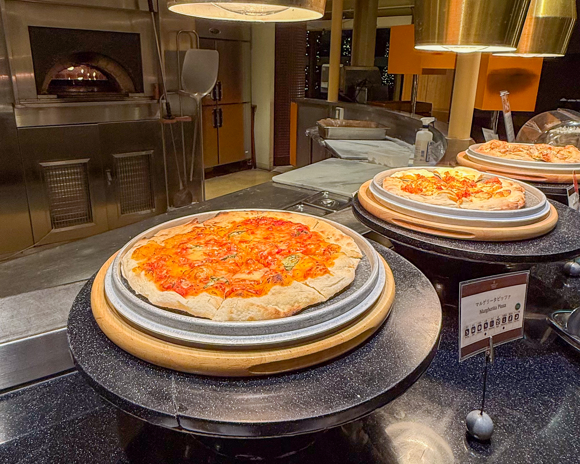 シェラトン・グランデ・トーキョーベイ・ホテル グランカフェ ピザ
