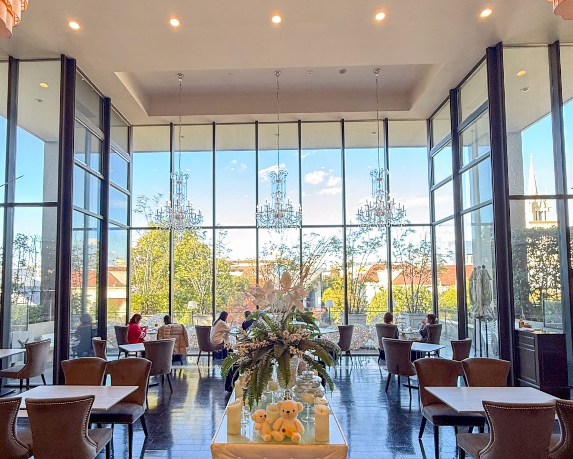 大宮璃宮 四季庭