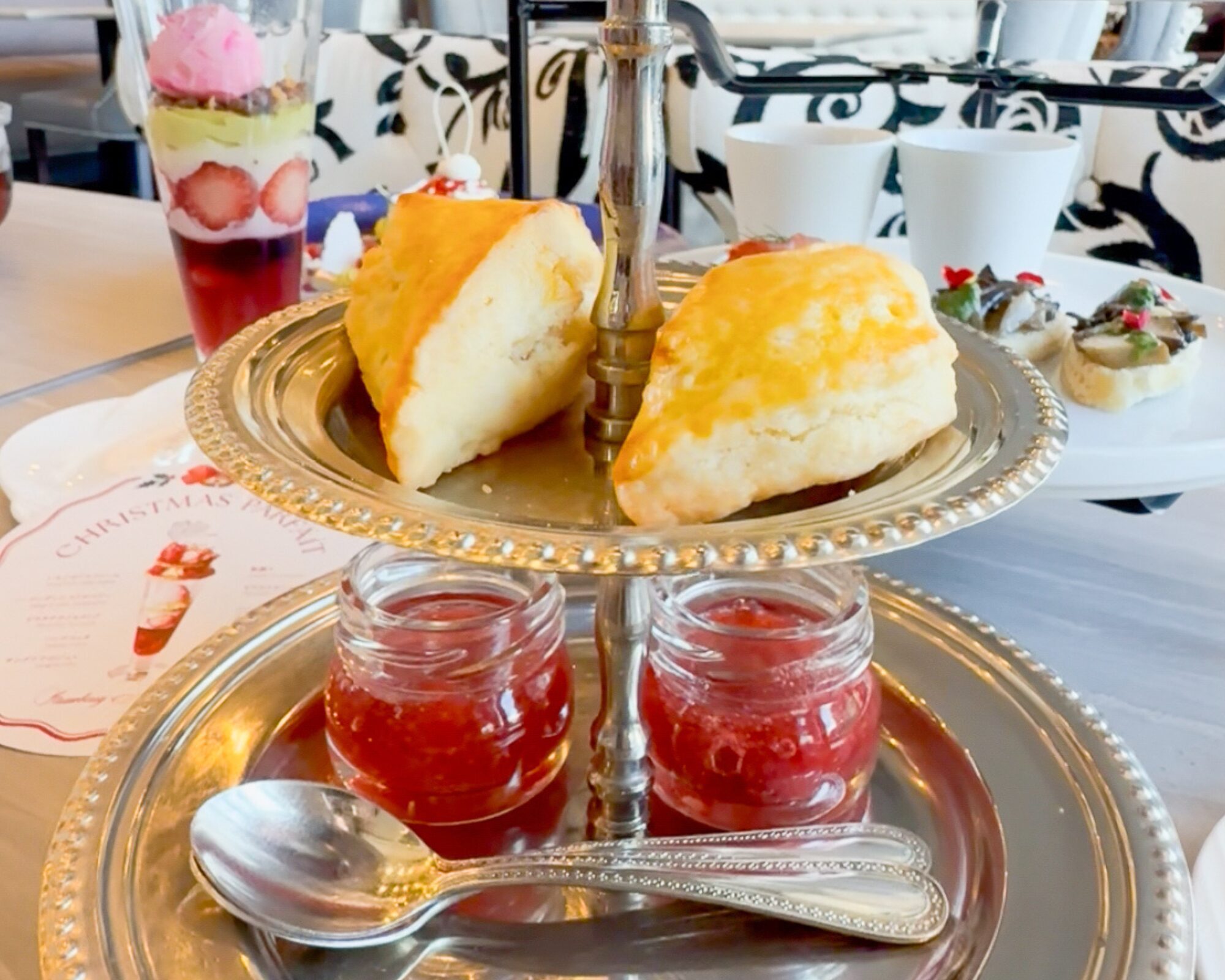 大宮璃宮 四季庭 クリスマス限定アフタヌーンティー スコーン