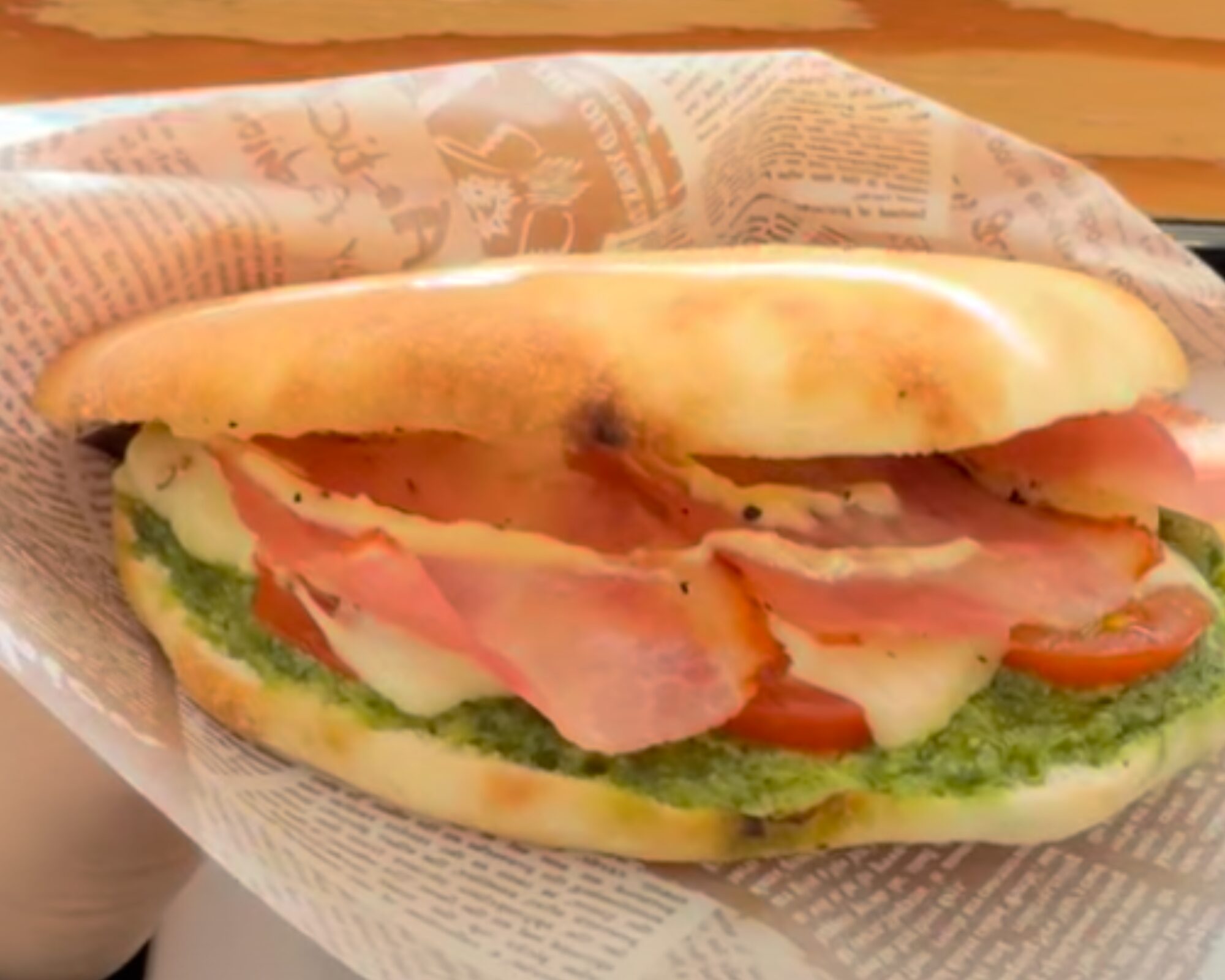 フライングソーサー コーヒーハウス とろーりチーズのミラノ風サンドウィッチ