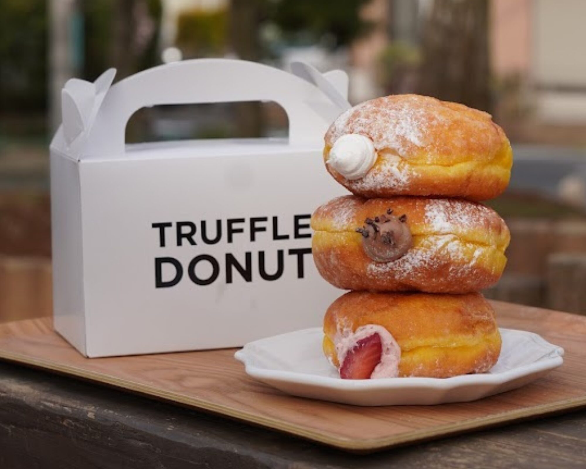 ワンハンドレッドベーカリー 春日部店 できたてトリュフドーナツ 3個セット