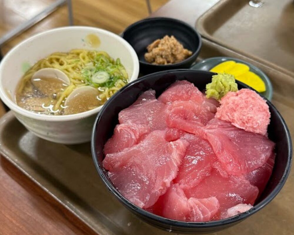 まぐろレストラン 四日市本店 まぐろ豪快丼 はまぐりラーメン
