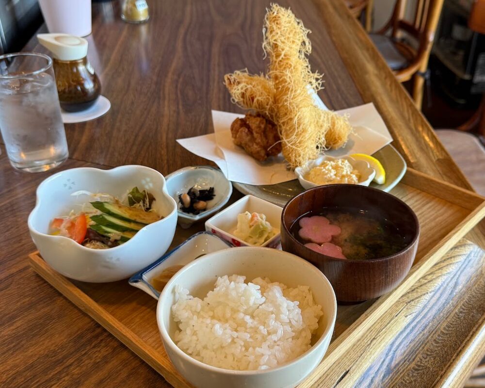 まるかふぇ カダイフ海老フライ ランチセット