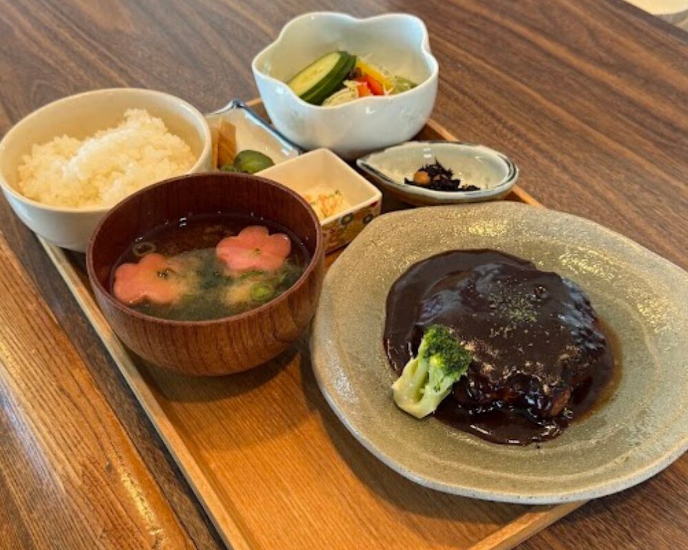 まるかふぇ デミグラ ハンバーグ ランチセット