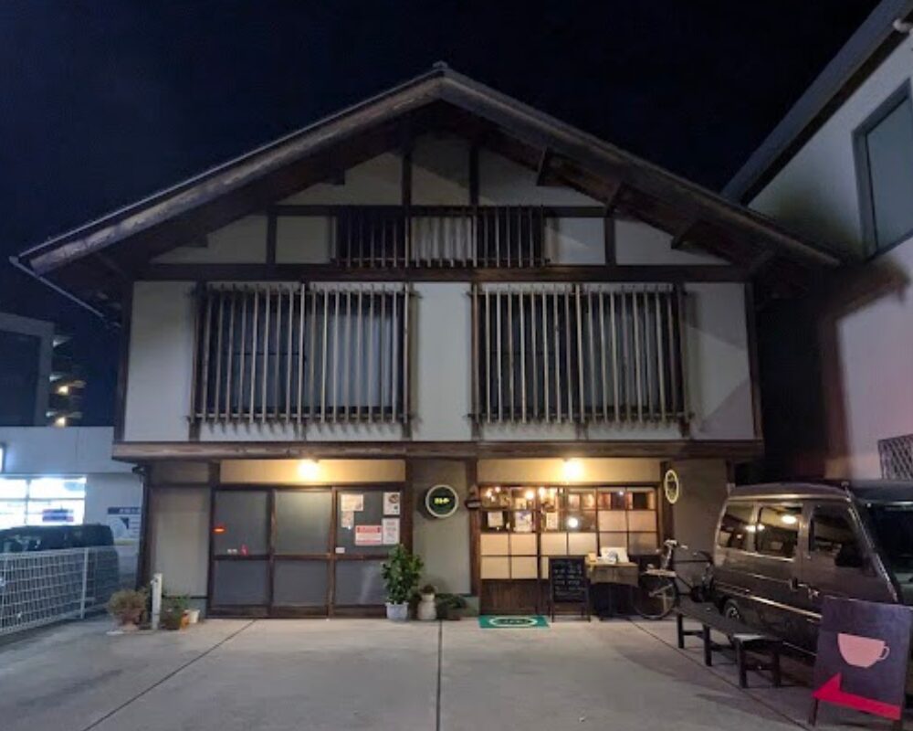 アンティークガレージカフェ さとや