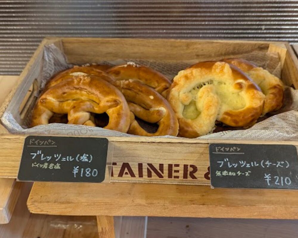 Bakery & Cafe ANTON パン売り場