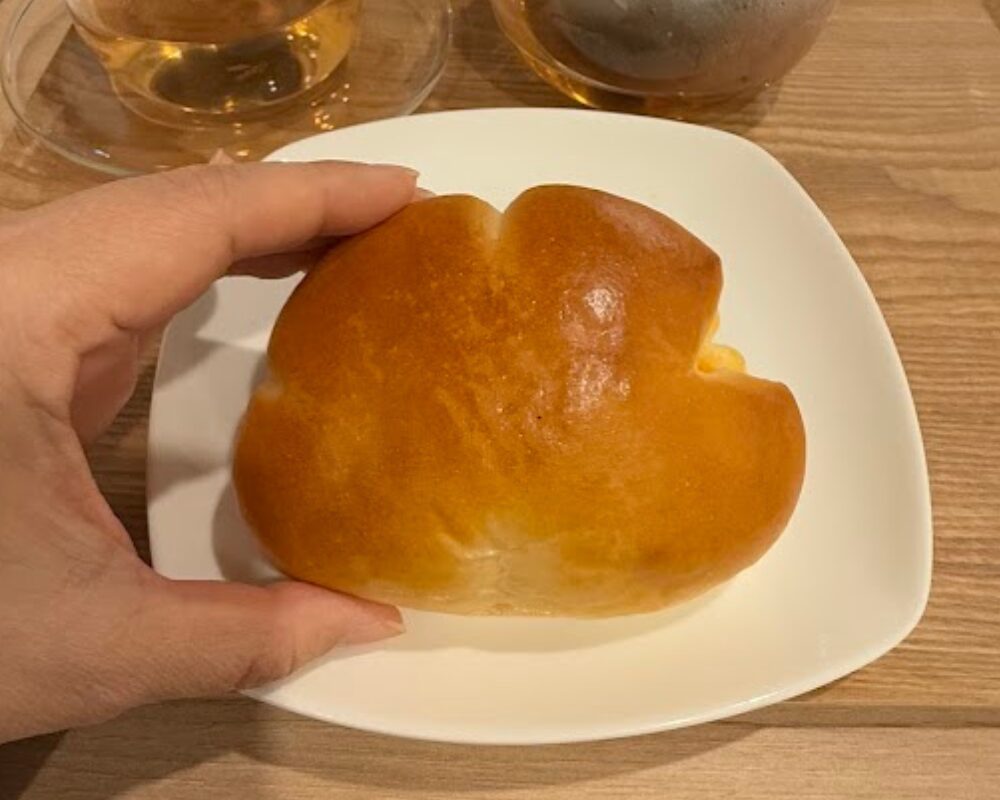 パン工房カフェ ほっこり クリームパン