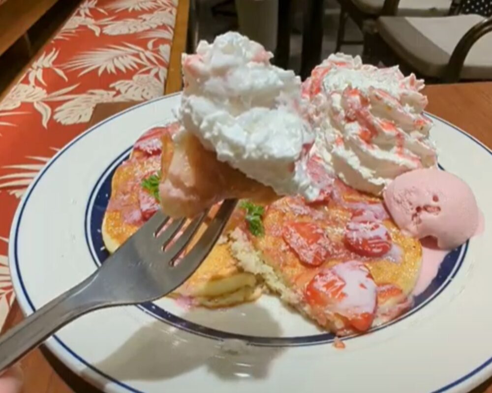 Hawaiian Diner HANAO CAFE モラージュ菖蒲店 練乳ストロベリーパンケーキ