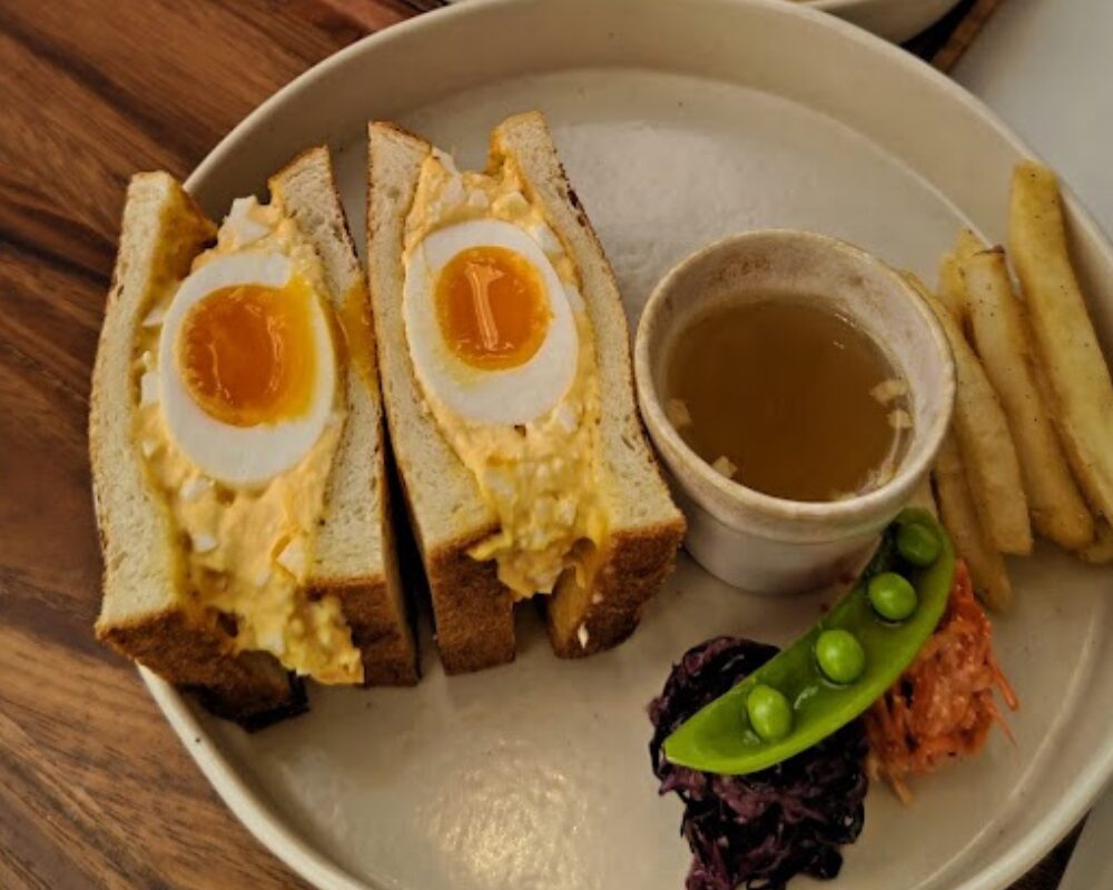 クロカツサン 絶品 半熟たまごサンド