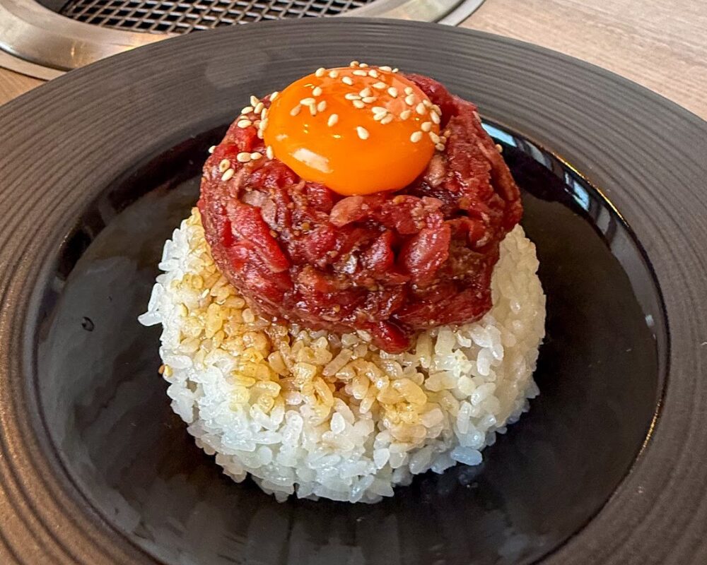 焼肉しょうざえもん 東松山店 伝説のあぶり和牛ユッケ丼 平日限定ランチ