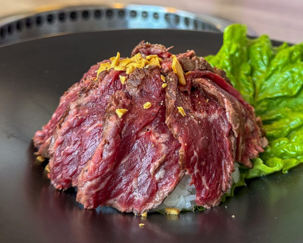 焼肉しょうざえもん 東松山店 レアハラミ丼