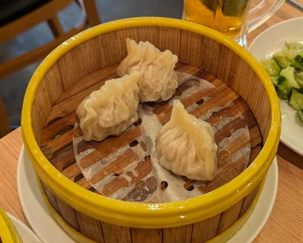 粤港美食 上野店 フカヒレ入り餃子