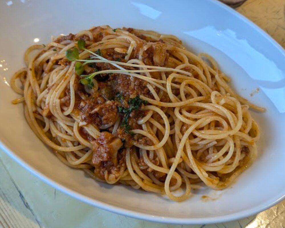 キッチン・カフェ クランボン ミートソースパスタ
