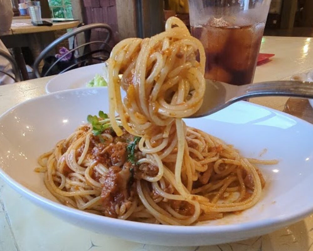 キッチン・カフェ クランボン ミートソースパスタ