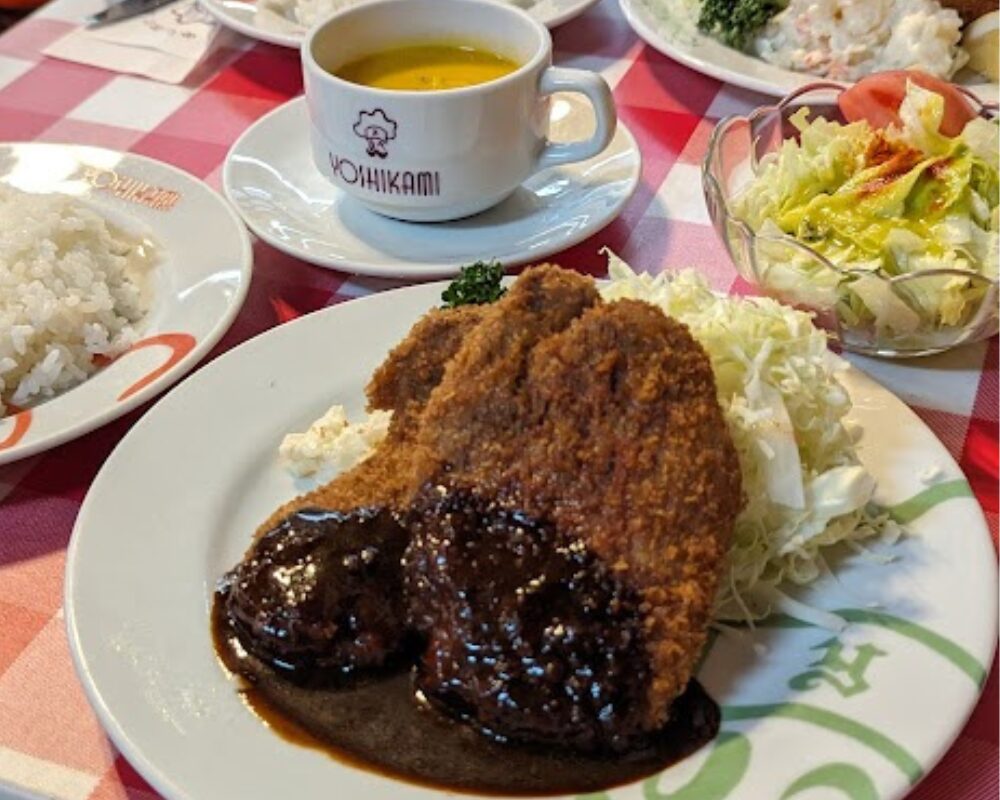 洋食ヨシカミ ビーフカツレツ コーンスープ&サラダ付