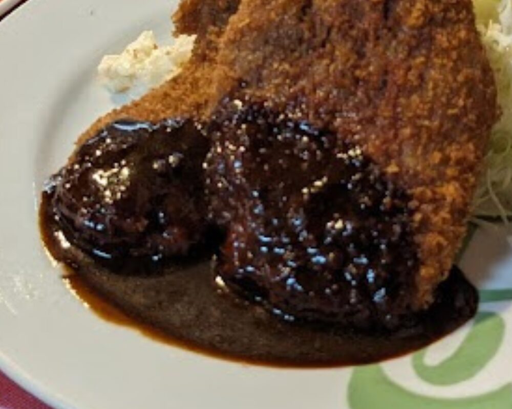 洋食ヨシカミ ビーフカツレツ