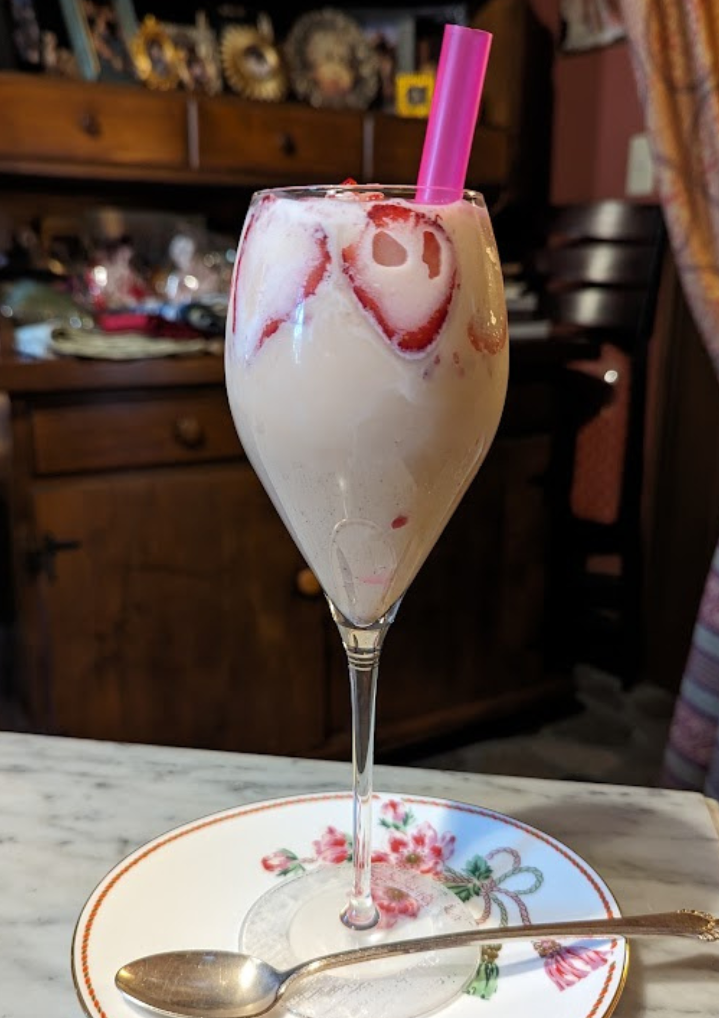 cafe Five ストロベリーミルクティー