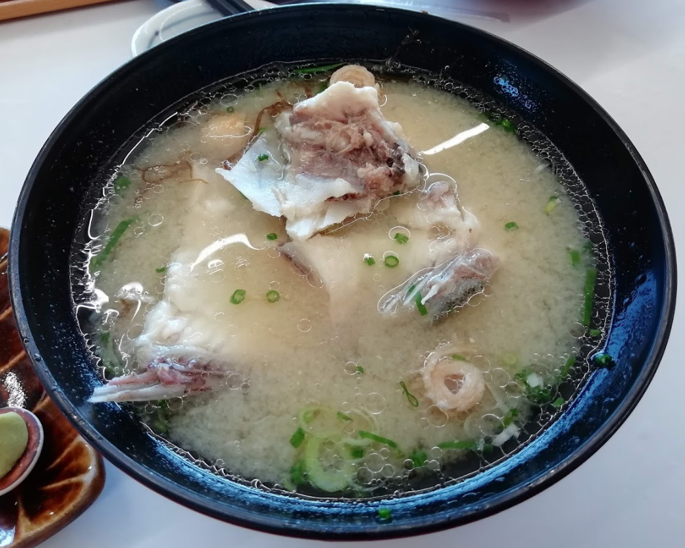 伊勢海老料理 大海の海鮮丼 瀬魚の味噌汁