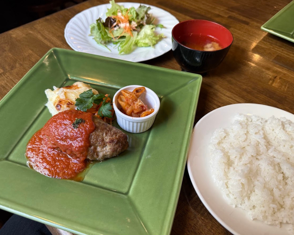 ばぁーぐばーぐ Aランチ ハンバーグ＋トマトソース