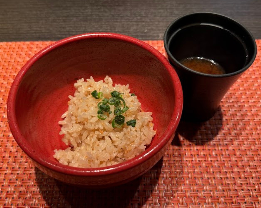銀座のステーキ 銀座本店 メニュー A5黒毛和牛霜降肉と赤身肉のステーキコース ガーリックライスと赤出汁